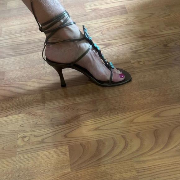 Stuart Weitzman metallic wrap sandals with stones - Picture 2 of 9